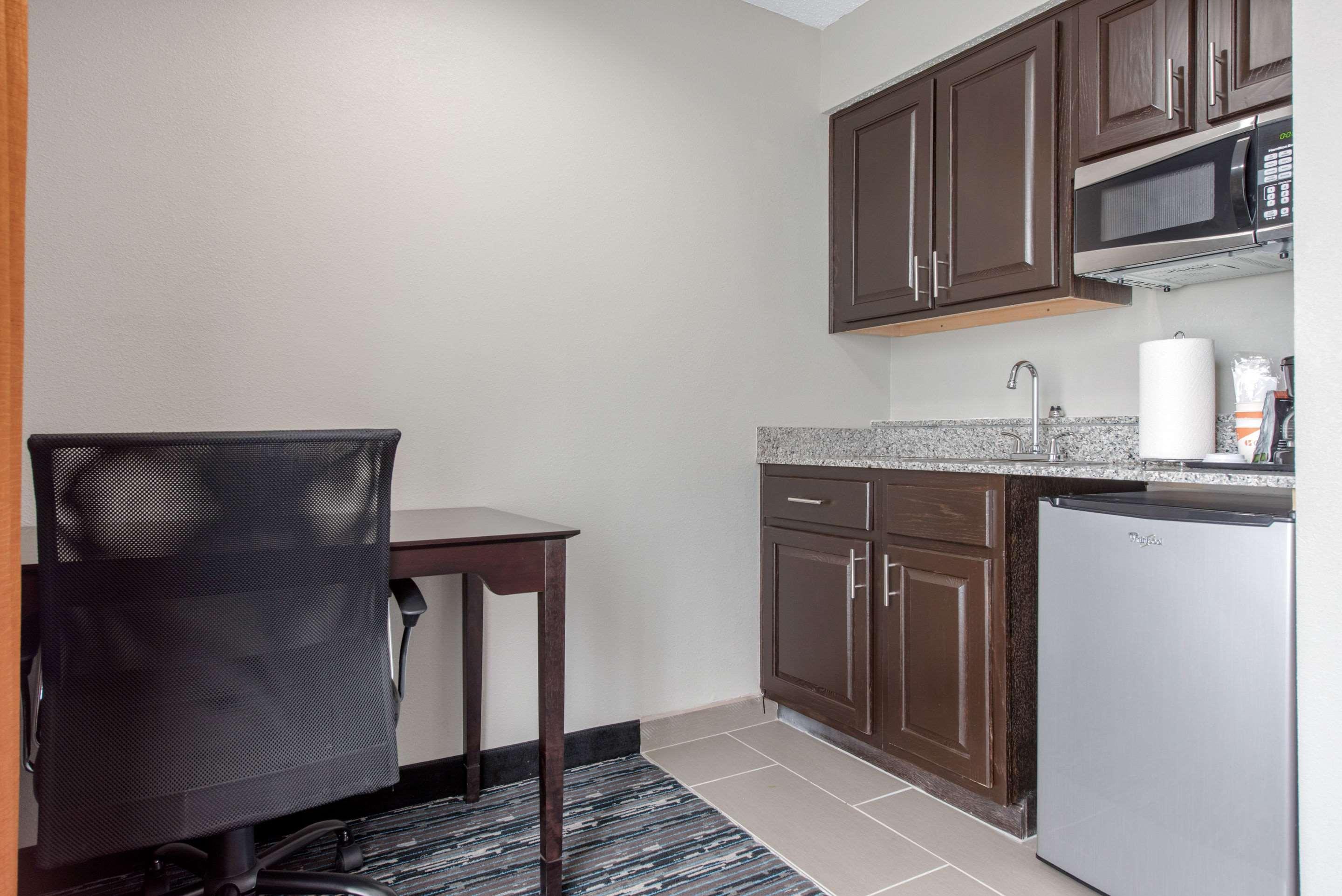 Hotel Quality & - Indianapolis West 3*