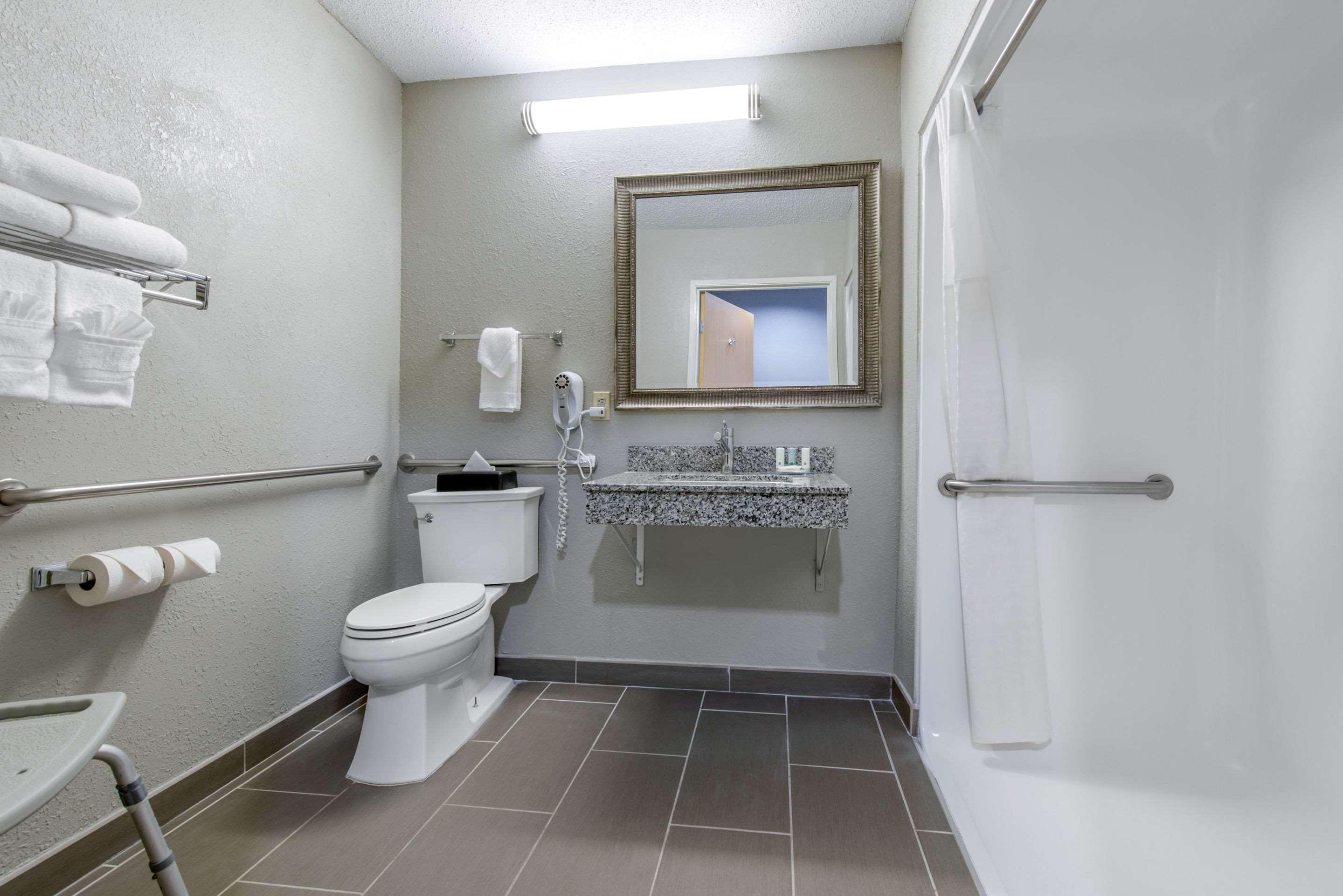 Quality & - Indianapolis West Hotel 3*