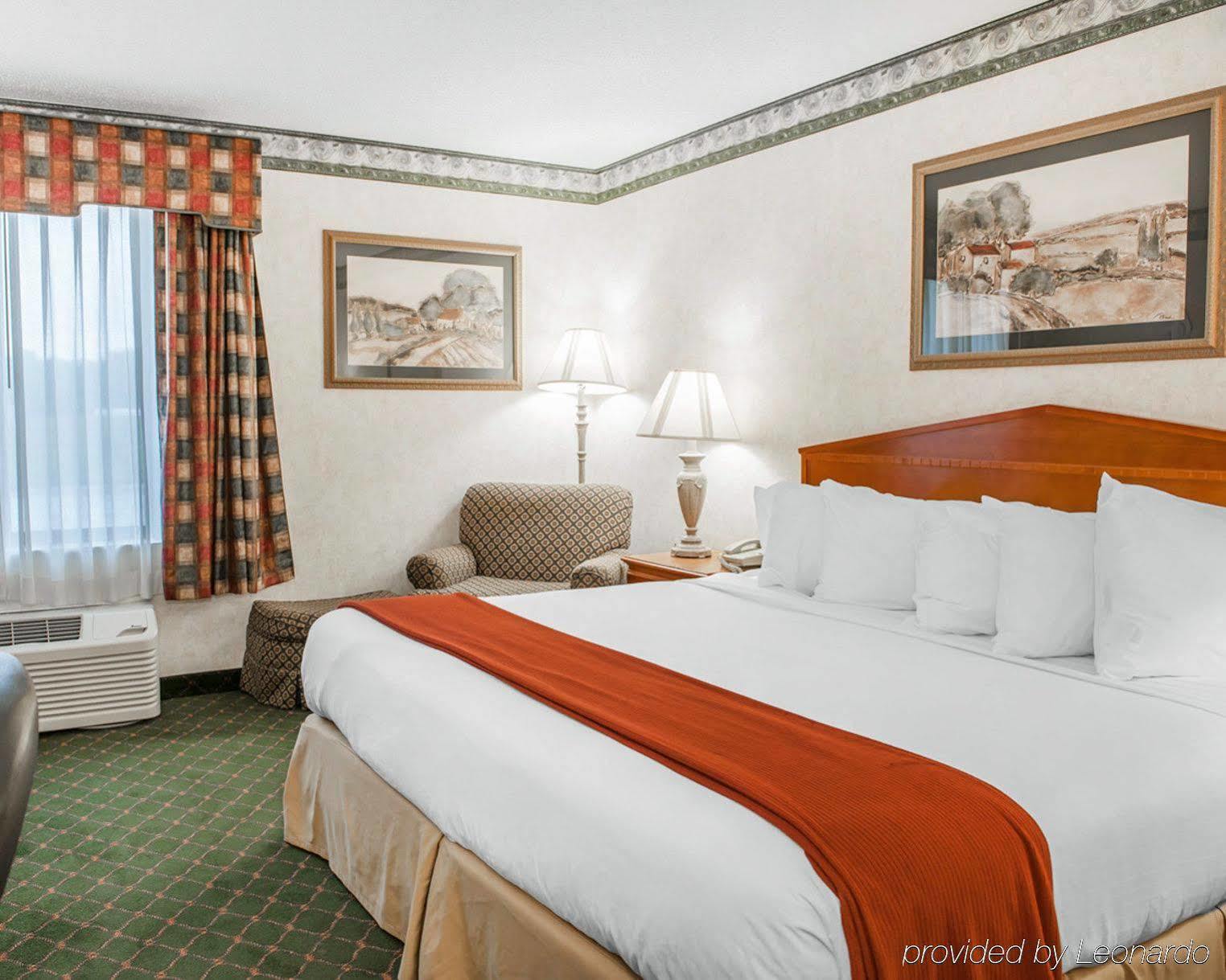 Quality & - Indianapolis West Hotel 3*